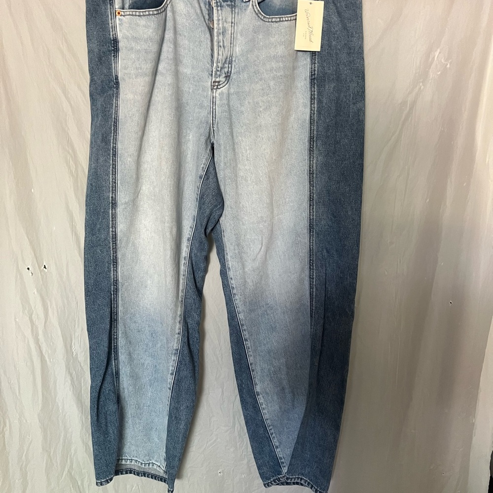 New Universal Thread Blue Two-Tone Relaxed Women's Jeans size 17 100% cotton